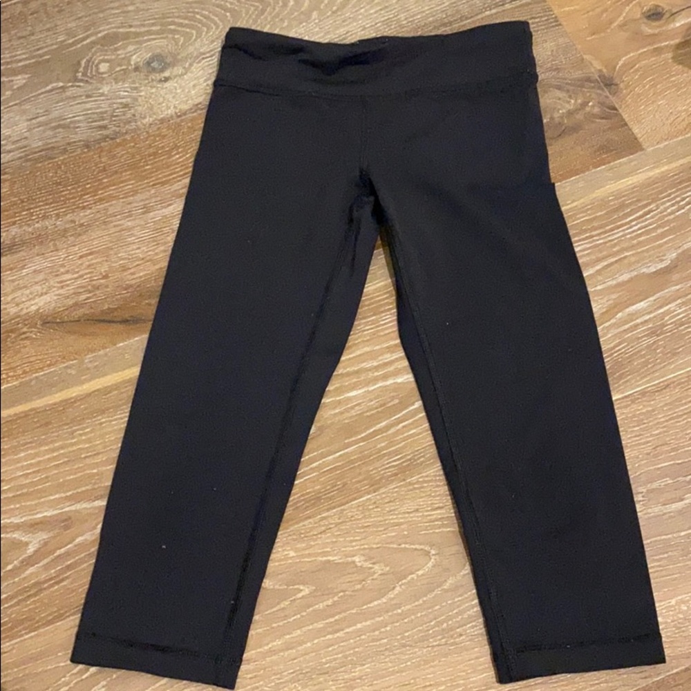 Ivivva black Capri leggings size 10